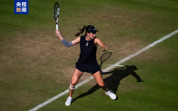 上上通 王欣瑜首进草地巡回赛四强